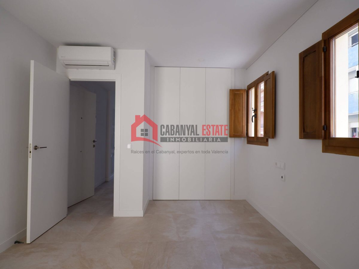 ¿Buscas la autenticidad del barrio marinero sin renunciar al máximo confort contemporáneo? Cabanyal Estate te presenta esta espectacular vivienda de 80 m² construidos, a estrenar, ubicada en una emble — Foto 17