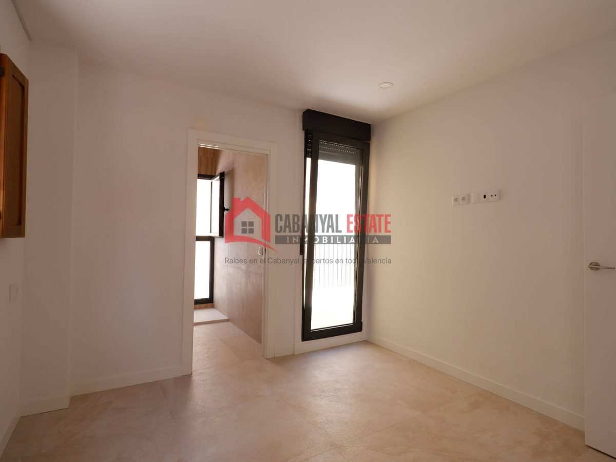 ¿Buscas la autenticidad del barrio marinero sin renunciar al máximo confort contemporáneo? Cabanyal Estate te presenta esta espectacular vivienda de 80 m² construidos, a estrenar, ubicada en una emble — Foto 14