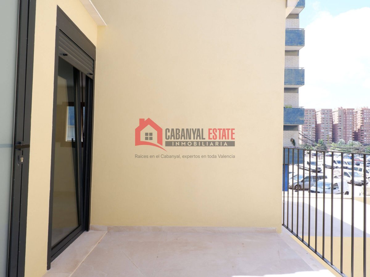 ¿Buscas la autenticidad del barrio marinero sin renunciar al máximo confort contemporáneo? Cabanyal Estate te presenta esta espectacular vivienda de 80 m² construidos, a estrenar, ubicada en una emble — Foto 21