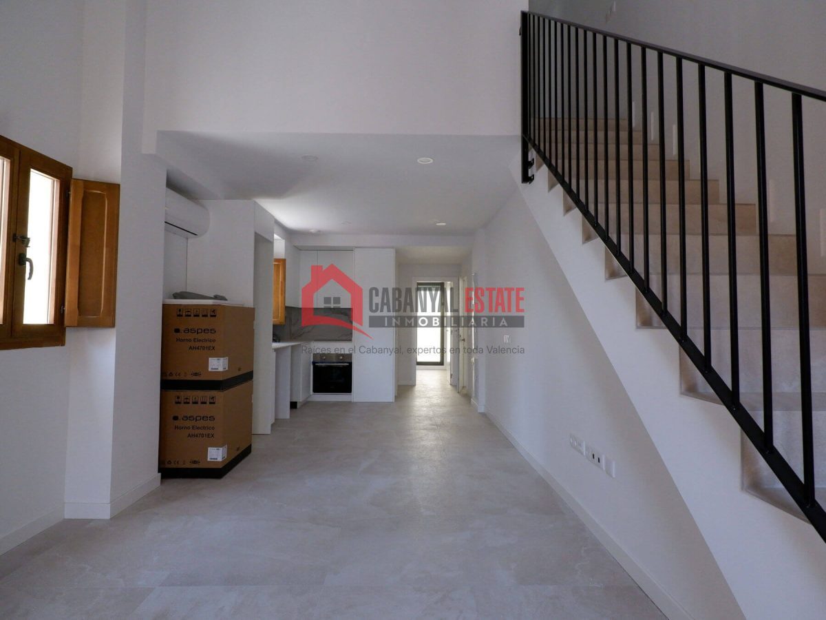 ¿Buscas la autenticidad del barrio marinero sin renunciar al máximo confort contemporáneo? Cabanyal Estate te presenta esta espectacular vivienda de 80 m² construidos, a estrenar, ubicada en una emble — Foto 26
