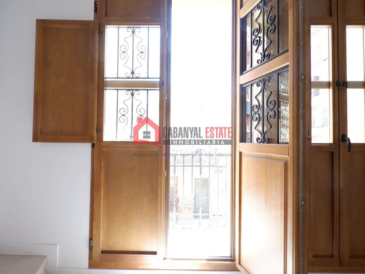 ¿Buscas la autenticidad del barrio marinero sin renunciar al máximo confort contemporáneo? Cabanyal Estate te presenta esta espectacular vivienda de 80 m² construidos, a estrenar, ubicada en una emble — Foto 5