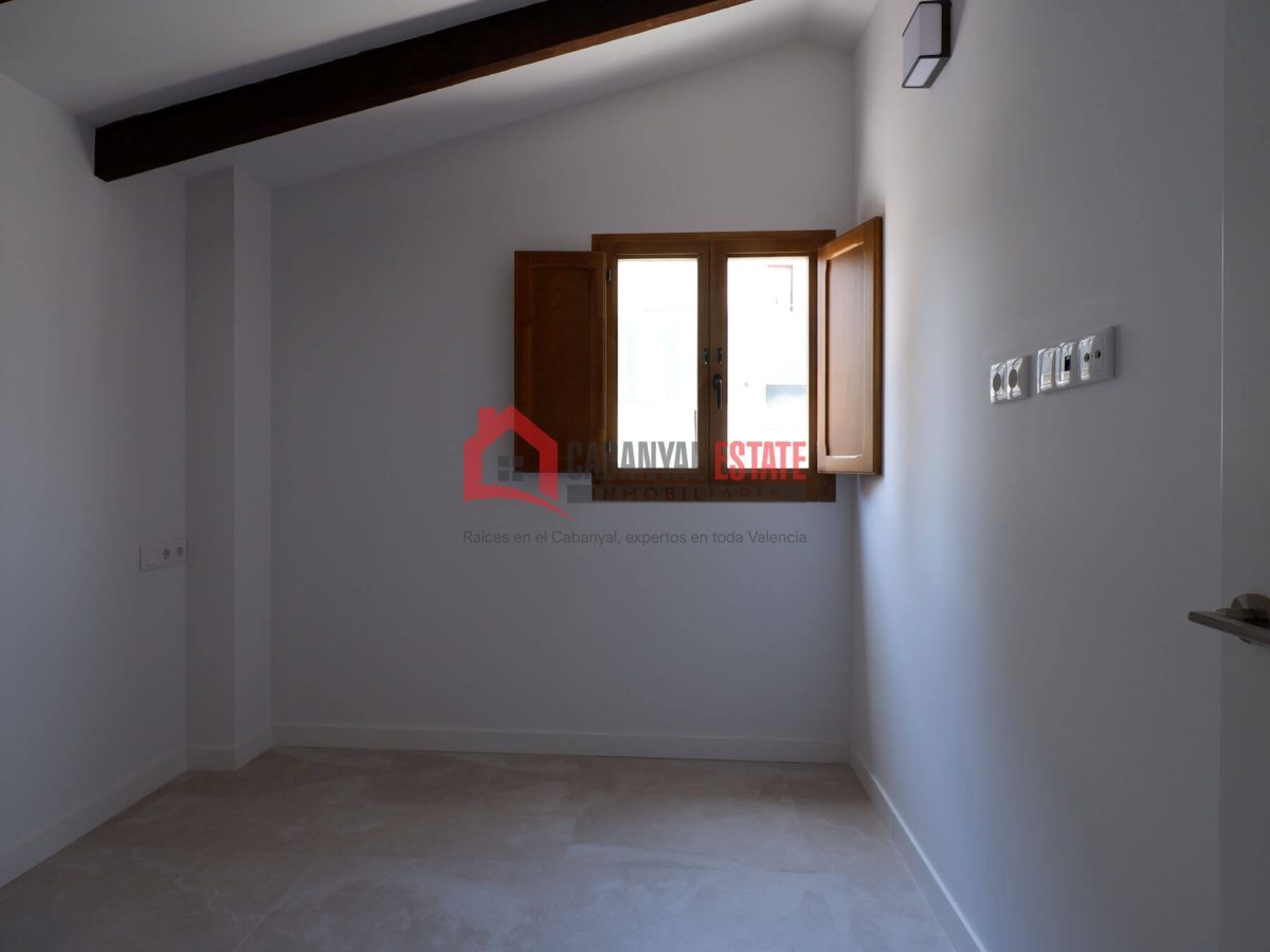 ¿Buscas la autenticidad del barrio marinero sin renunciar al máximo confort contemporáneo? Cabanyal Estate te presenta esta espectacular vivienda de 80 m² construidos, a estrenar, ubicada en una emble — Foto 30