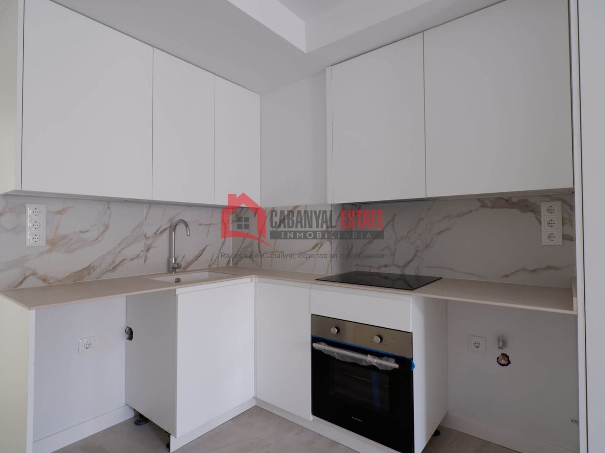 ¿Sueñas con estrenar una vivienda con alma, de diseño vanguardista y con la esencia del Cabanyal más auténtico? Cabanyal Estate te presenta esta magnífica propiedad de 79 m² construidos, ubicada en un — Foto 12