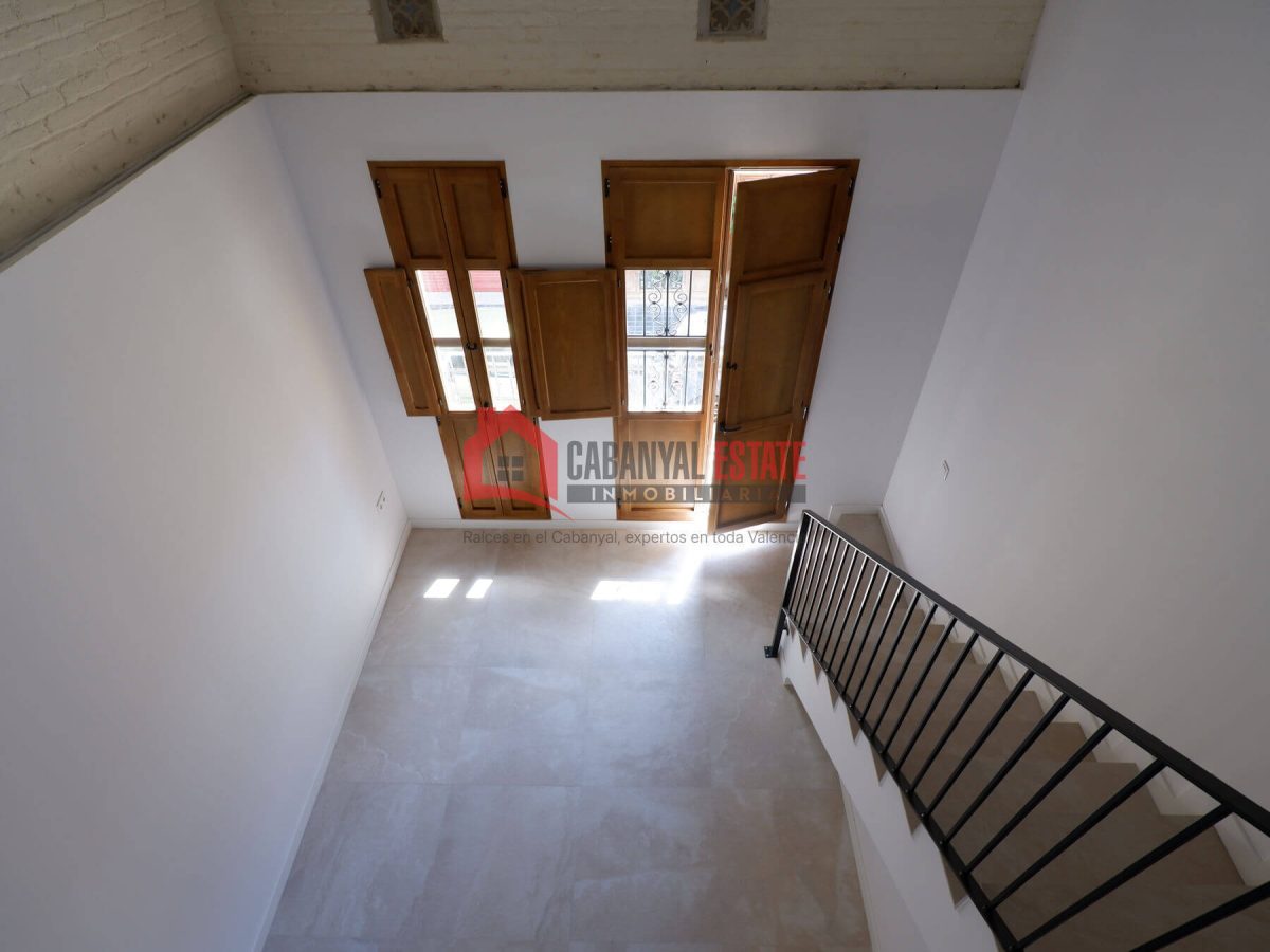 ¿Sueñas con estrenar una vivienda con alma, de diseño vanguardista y con la esencia del Cabanyal más auténtico? Cabanyal Estate te presenta esta magnífica propiedad de 79 m² construidos, ubicada en un — Foto 30