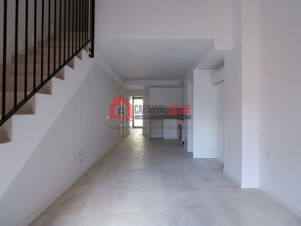 ¿Sueñas con estrenar una vivienda con alma, de diseño vanguardista y con la esencia del Cabanyal más auténtico? Cabanyal Estate te presenta esta magnífica propiedad de 79 m² construidos, ubicada en un — Foto 8