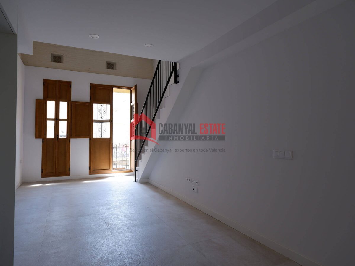 ¿Sueñas con estrenar una vivienda con alma, de diseño vanguardista y con la esencia del Cabanyal más auténtico? Cabanyal Estate te presenta esta magnífica propiedad de 79 m² construidos, ubicada en un — Foto 5