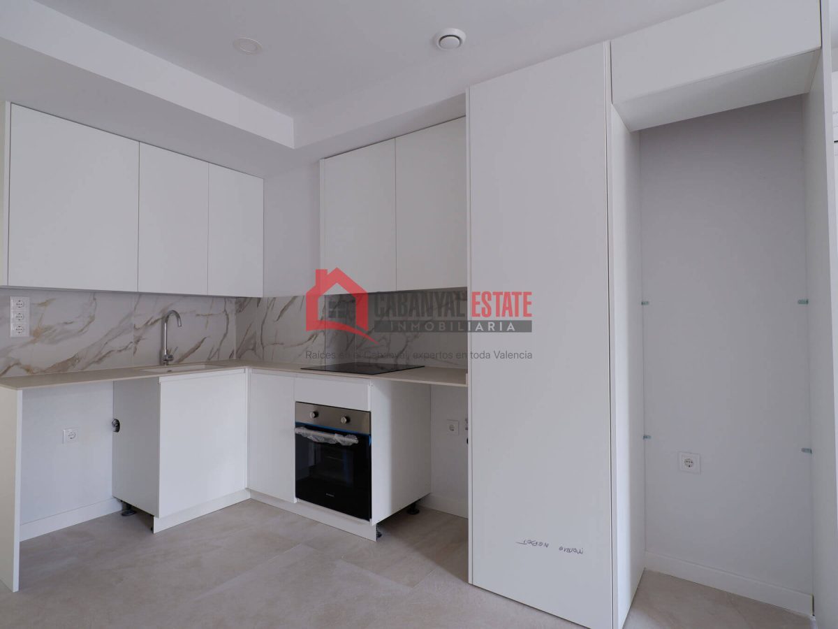¿Sueñas con estrenar una vivienda con alma, de diseño vanguardista y con la esencia del Cabanyal más auténtico? Cabanyal Estate te presenta esta magnífica propiedad de 79 m² construidos, ubicada en un — Foto 11