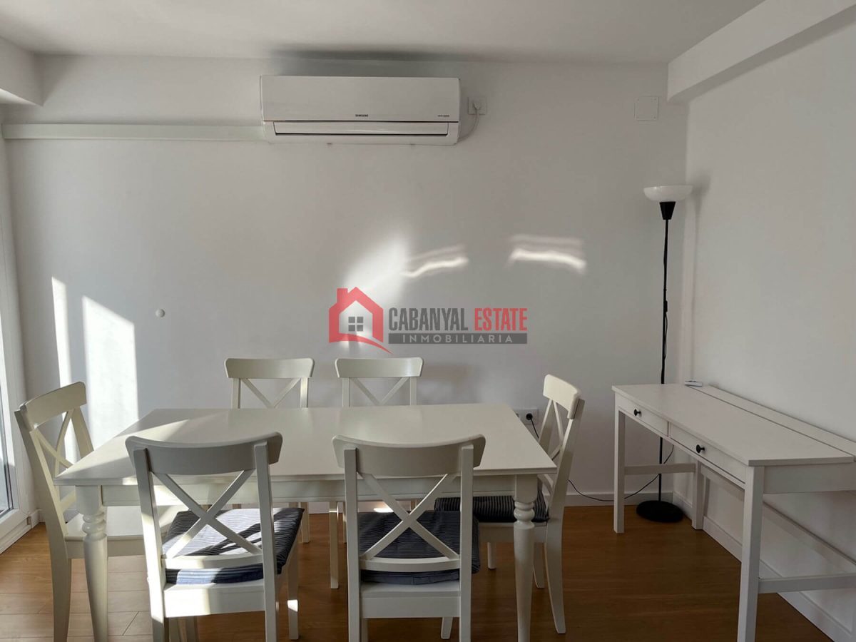En la céntrica y tranquila calle Luis Despuig, presentamos este fantástico piso de 105 m² construidos en el emblemático barrio del Cabanyal. Goza de una ubicación inmejorable, a pocos pasos del tradic — Foto 5