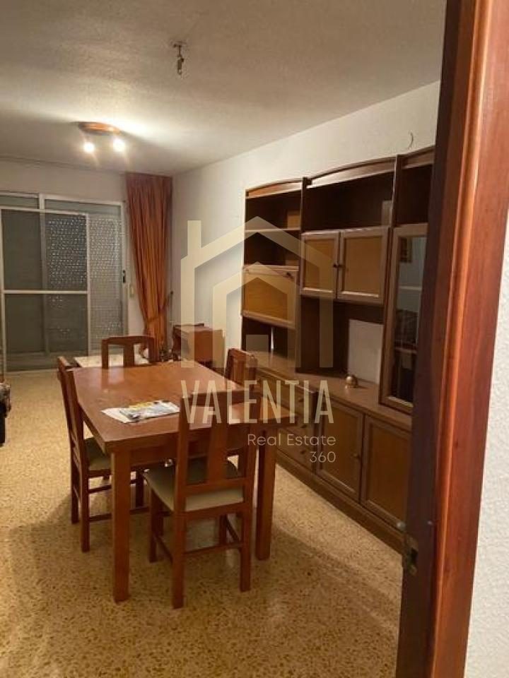 Piso en alquiler en Valencia — Foto 1