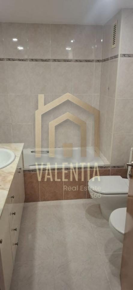 Piso en alquiler en València — Foto 1