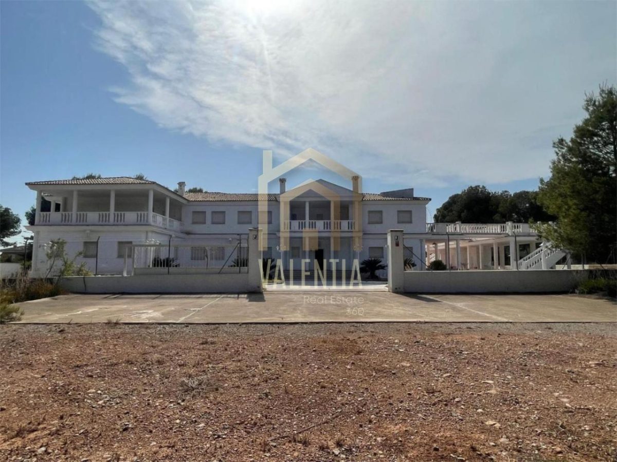 Chalet en venta en Los Pinares - La Masia — Foto 1