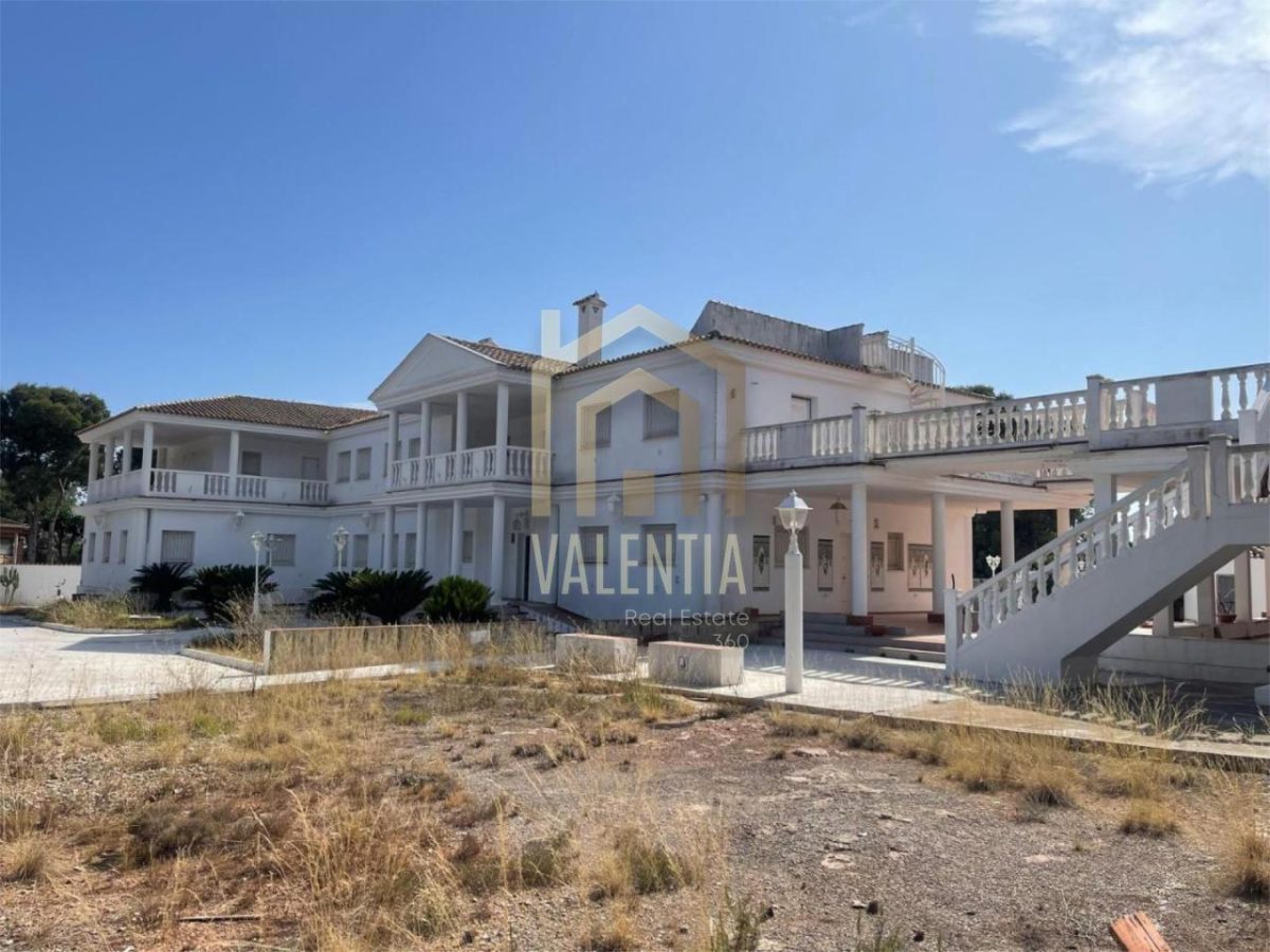 Chalet en venta en Los Pinares - La Masia — Foto 2