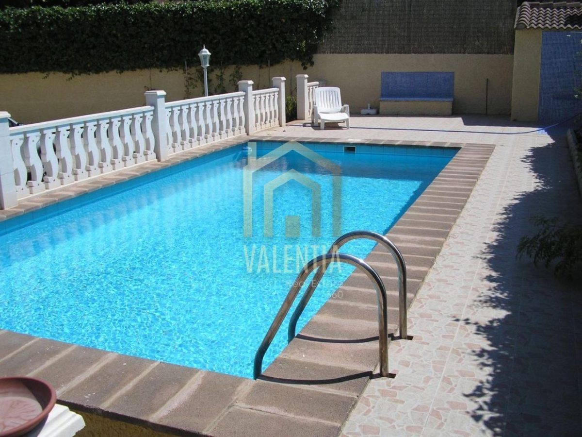 Chalet en venta en Monserrat — Foto 2