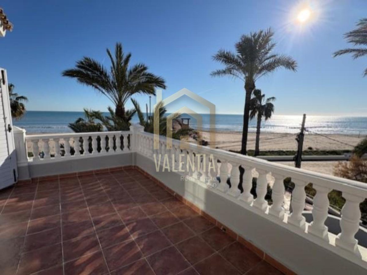 Chalet en alquiler en El Puig de Santa Maria — Foto 1