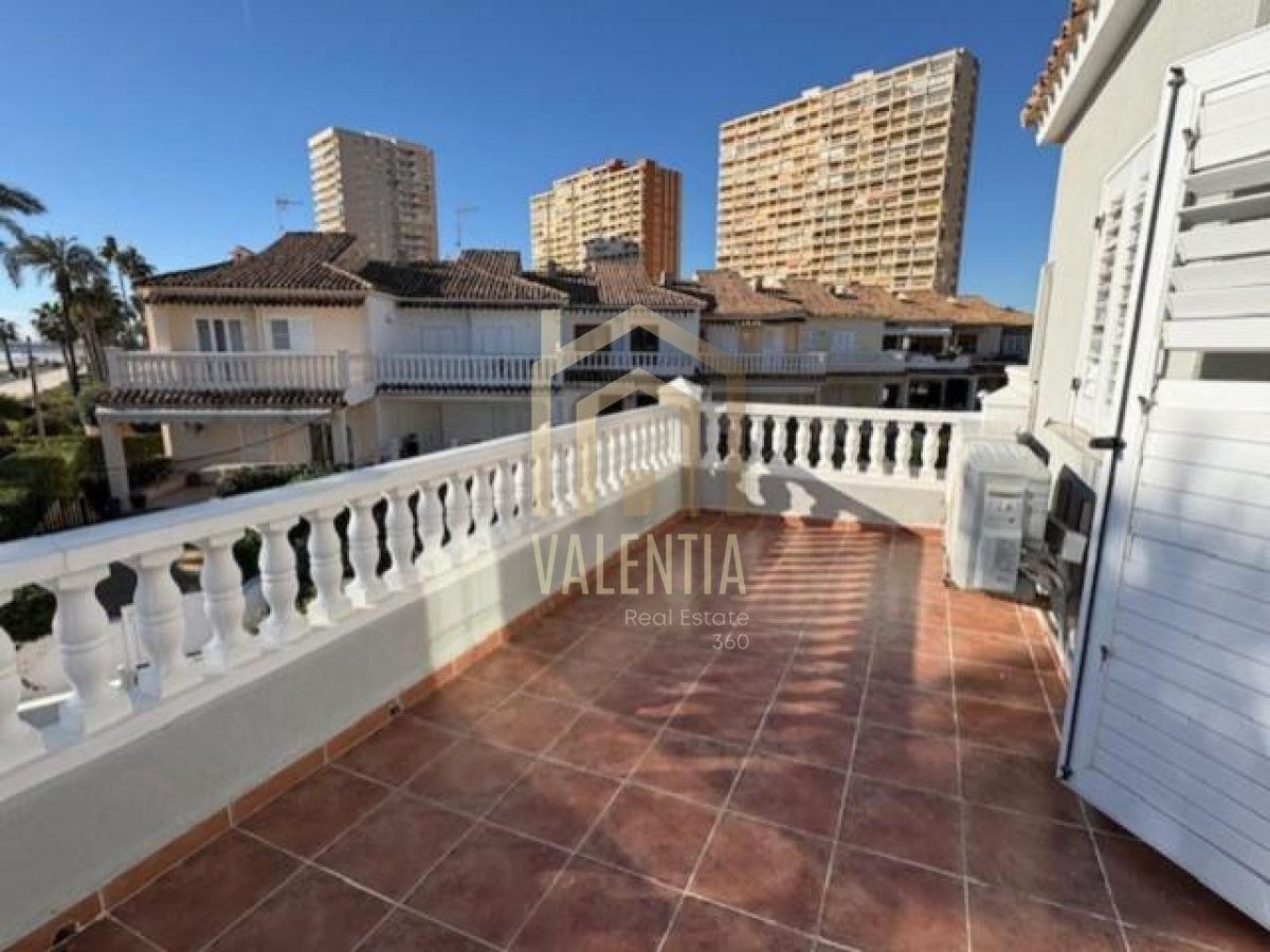 Chalet en alquiler en El Puig de Santa Maria — Foto 14