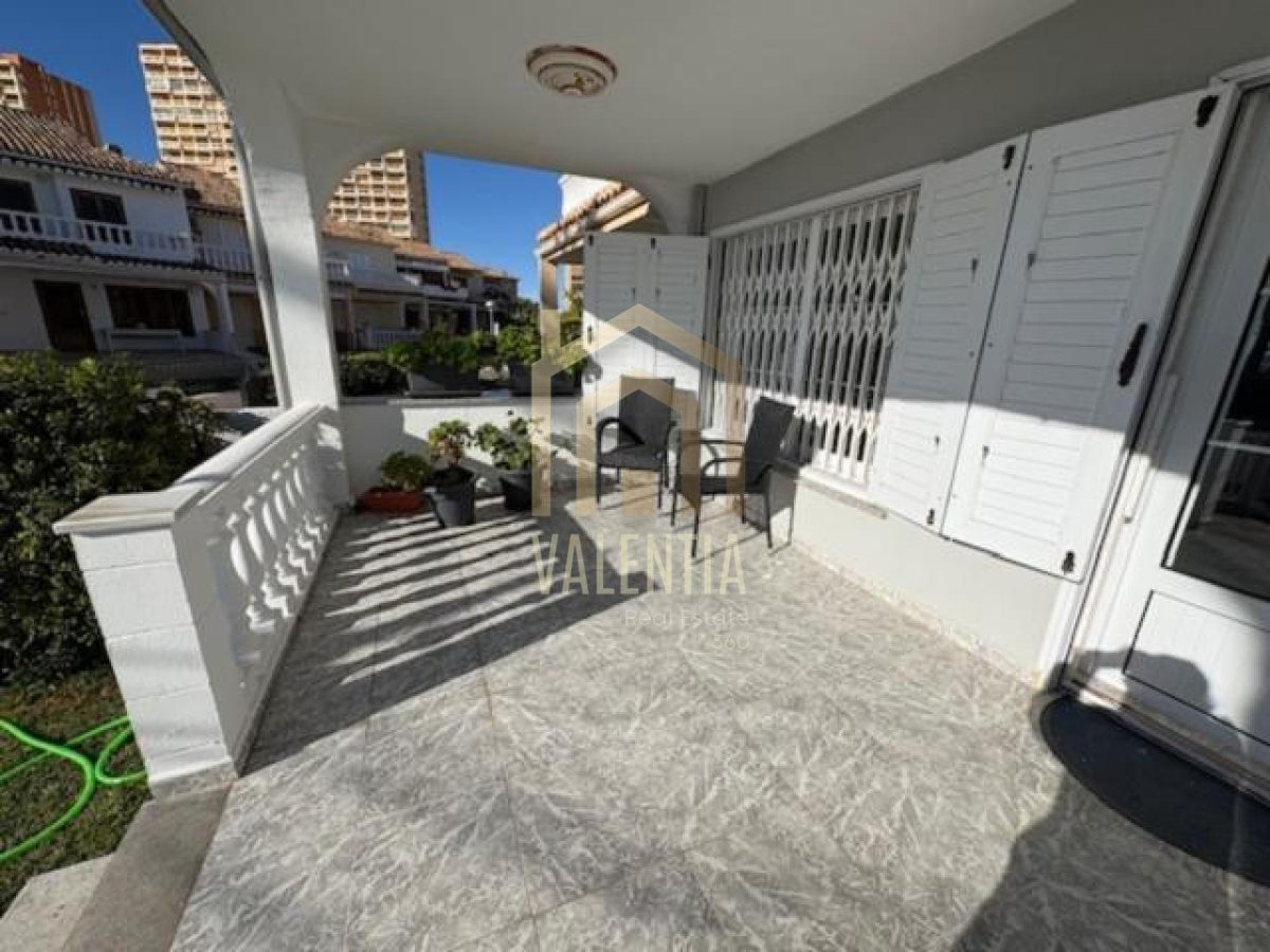 Chalet en alquiler en El Puig de Santa Maria — Foto 32