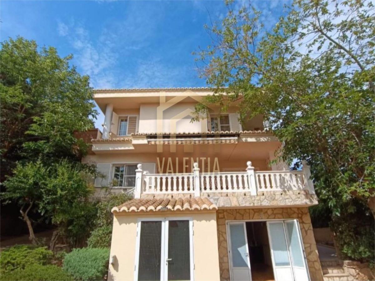 Chalet en alquiler en Alfinach - Los Monasterios — Foto 1