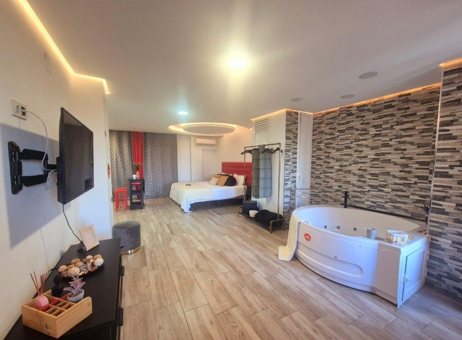 Venta Loft Algeciras Paseo de la Conferencia Jacuzzi interior — Foto 2