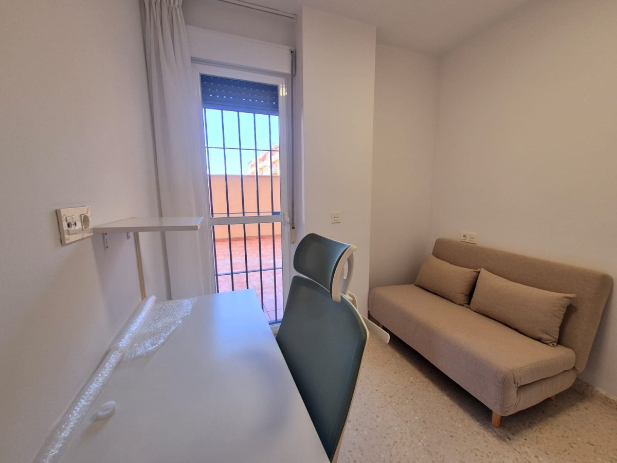 Alquiler Piso San Bernabé 3 habitaciones — Foto 5
