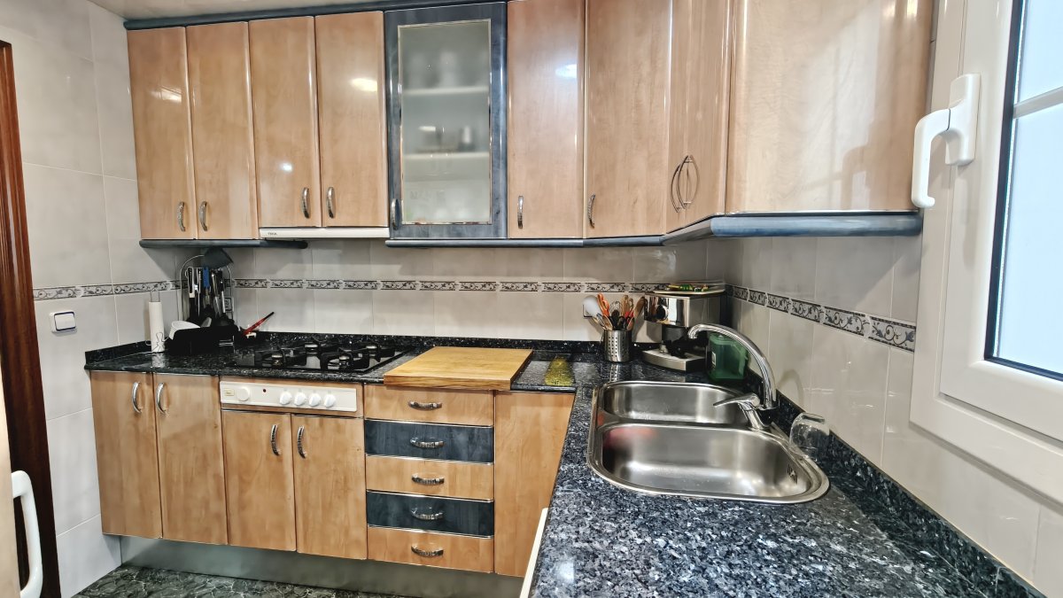 Piso en venta en Santa Coloma de Gramanet - 4 hab, balcón — Foto 4