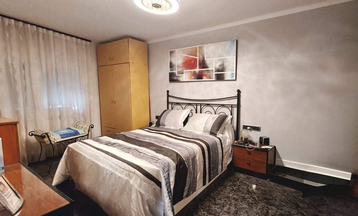 Piso en venta en Santa Coloma de Gramanet - 4 hab, balcón — Foto 9