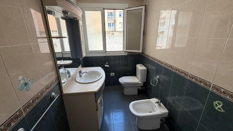 Amplio y luminoso piso en venta en Almansa, Albacete por €98,000 — Foto 1