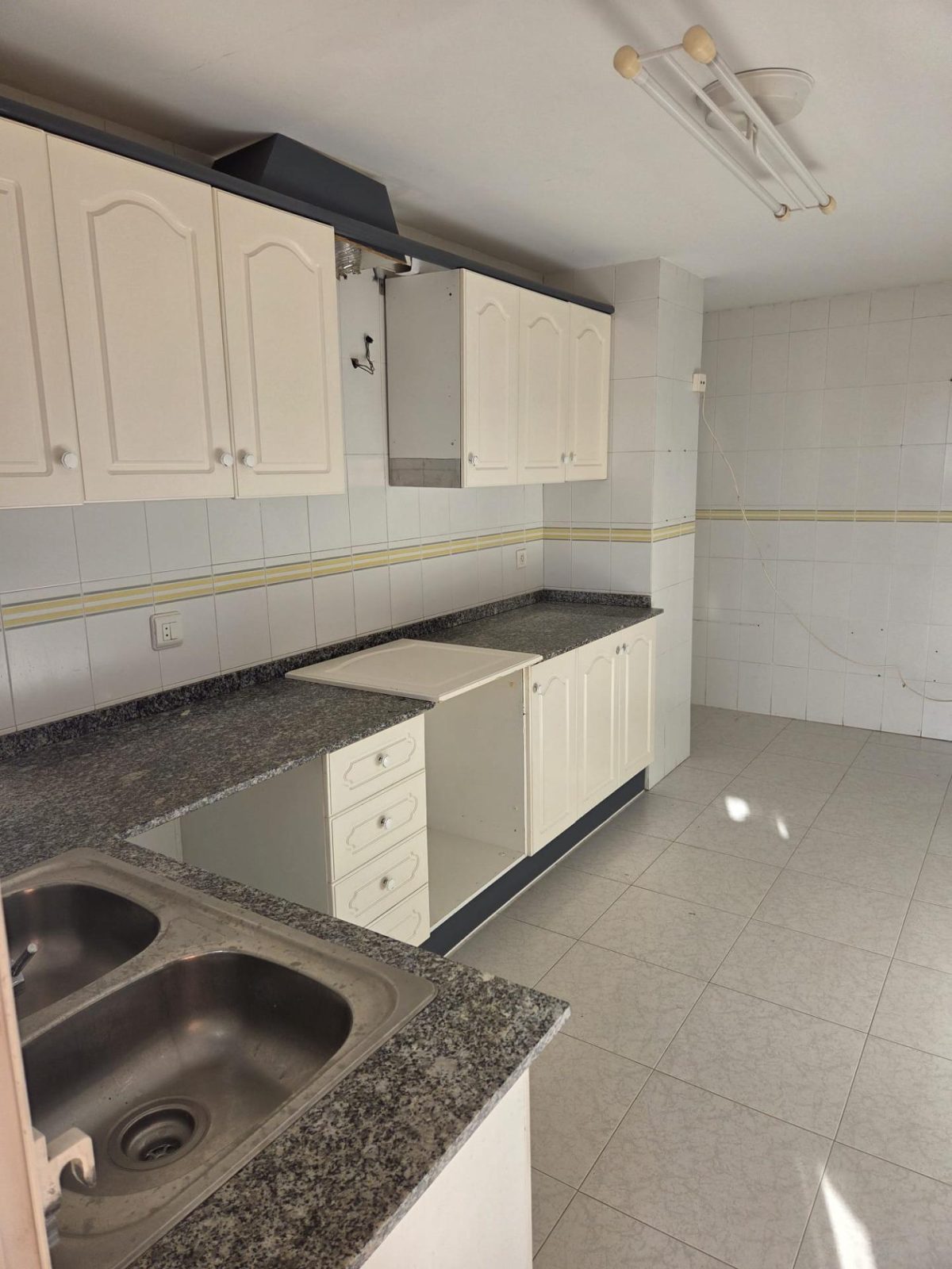 EXCLUSIVA VIVIENDA EN VINAROZ A POCOS METROS DEL MAR – AMPLITUD, PISCINA Y PARKING — Foto 8