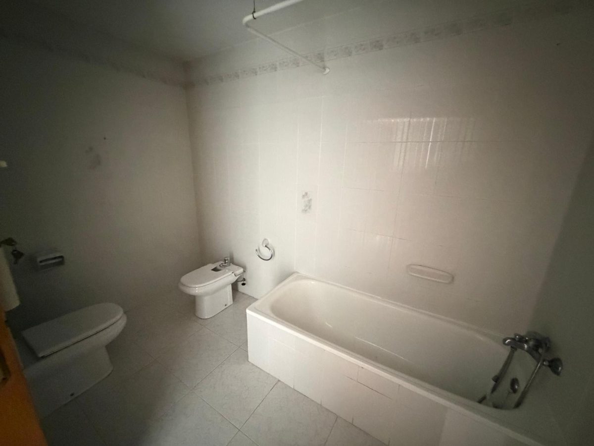 EXCLUSIVA VIVIENDA EN VINAROZ A POCOS METROS DEL MAR – AMPLITUD, PISCINA Y PARKING — Foto 6