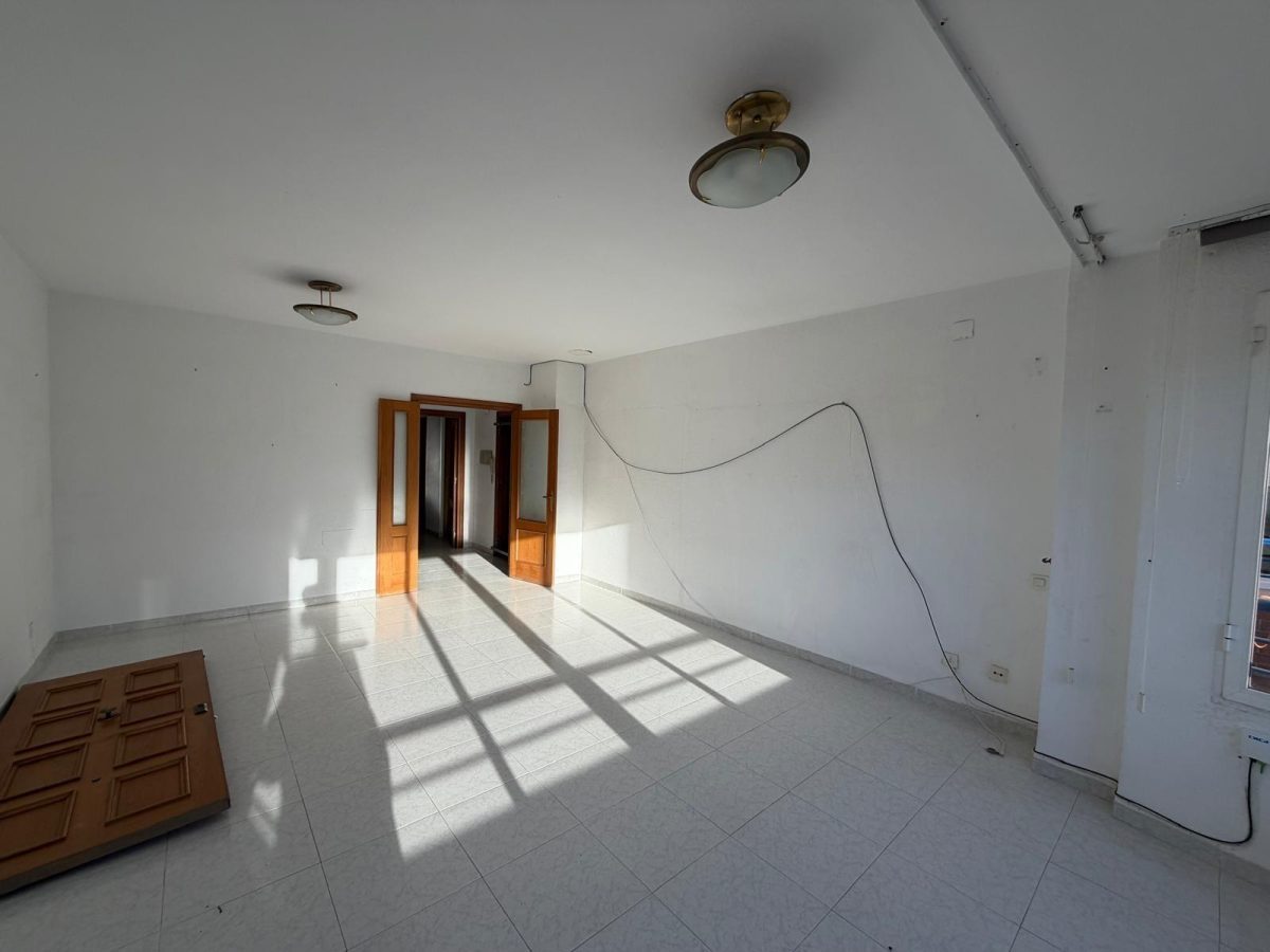EXCLUSIVA VIVIENDA EN VINAROZ A POCOS METROS DEL MAR – AMPLITUD, PISCINA Y PARKING — Foto 11