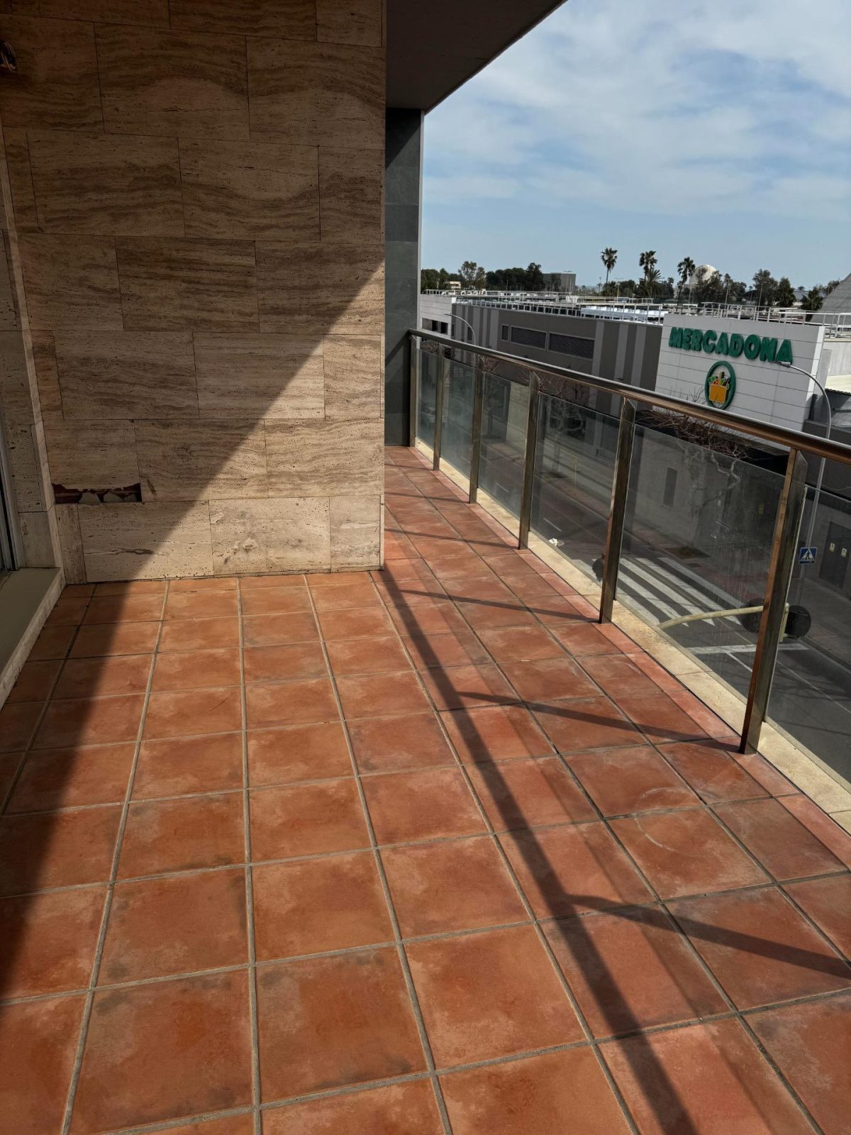 Amplio piso en El Grau de Castelló - Excelente ubicación y comodidades — Foto 3