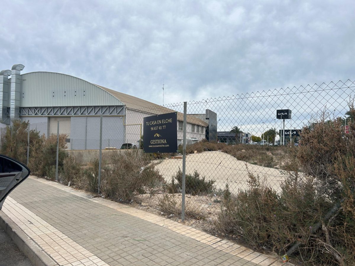 Venta de Estupendo Solar Urbano en Elche, Zona Corte Inglés - ¡Perfecto para Tu Proyecto! — Foto 2