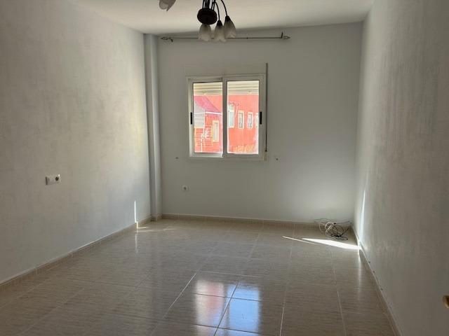 vivienda distribuida en dos plantas consolidada — Foto 12