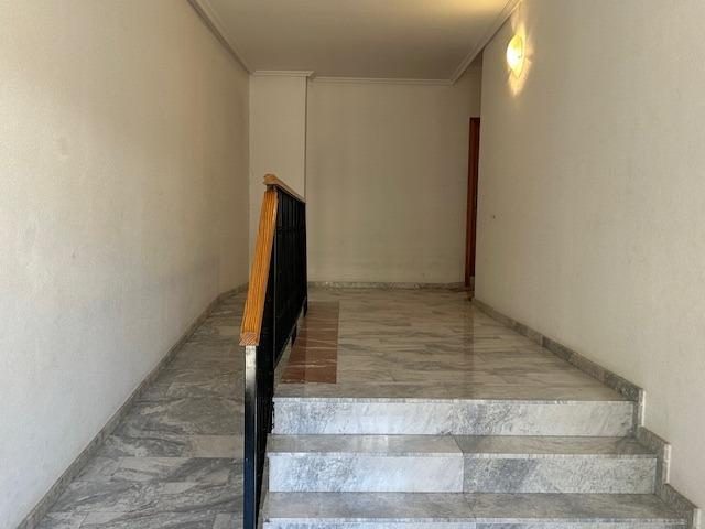 vivienda distribuida en dos plantas consolidada — Foto 24