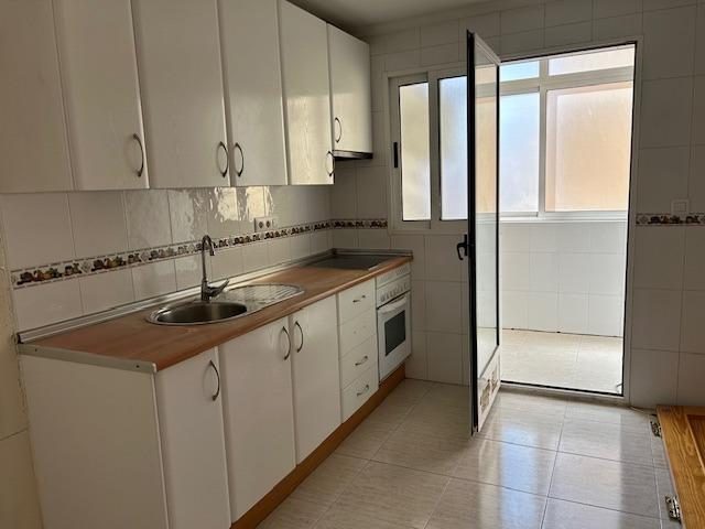 vivienda distribuida en dos plantas consolidada — Foto 5