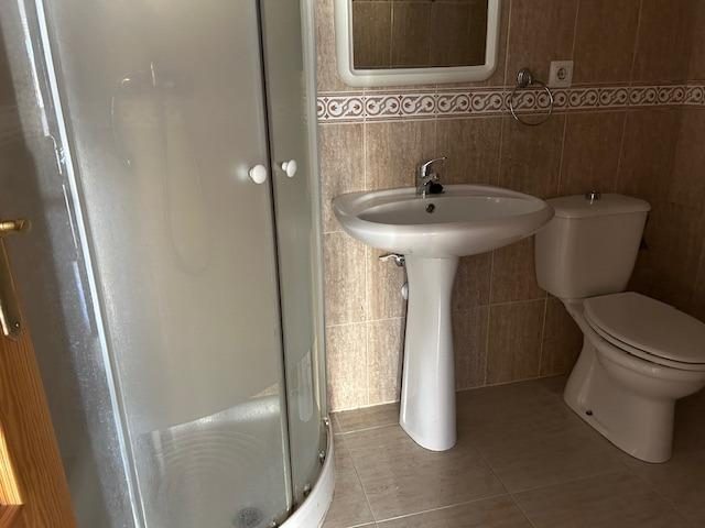 vivienda distribuida en dos plantas consolidada — Foto 11