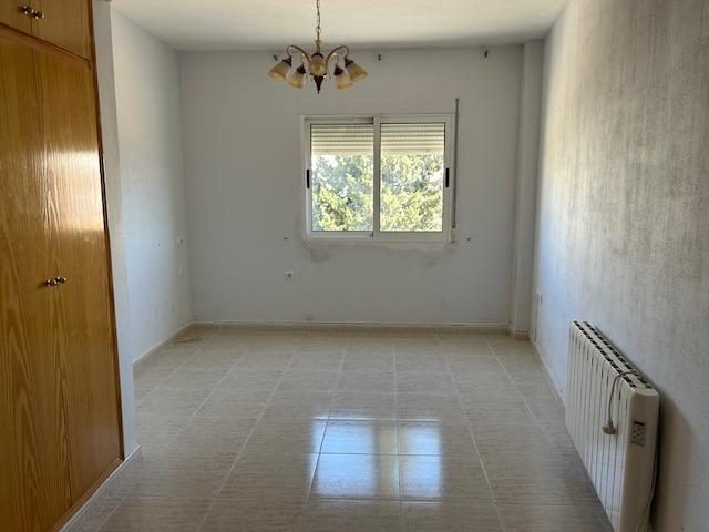 vivienda distribuida en dos plantas consolidada — Foto 14