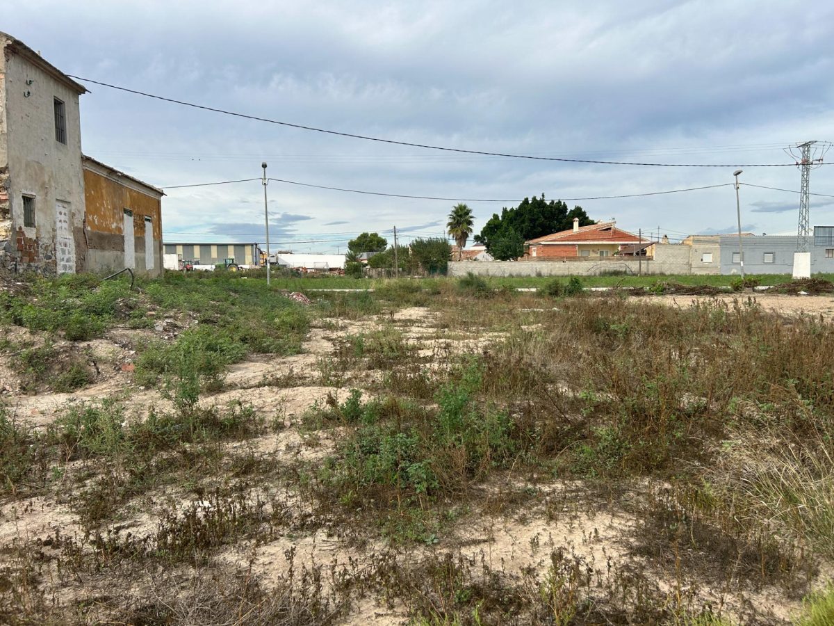 Venta de Casa Urbana con Amplia Parcela en El Raal - Ideal para Reformar a Tu Estilo — Foto 4