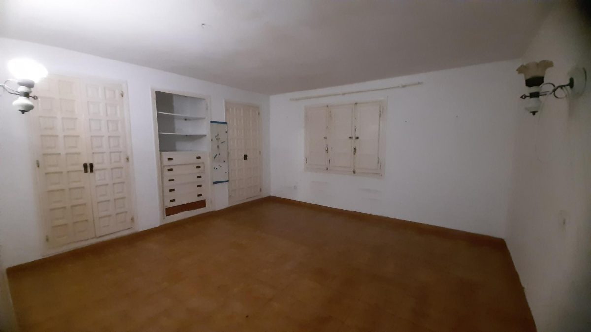 Oportunidad de Subasta: Impresionante Chalet en Les Rotes, Dénia — Foto 27