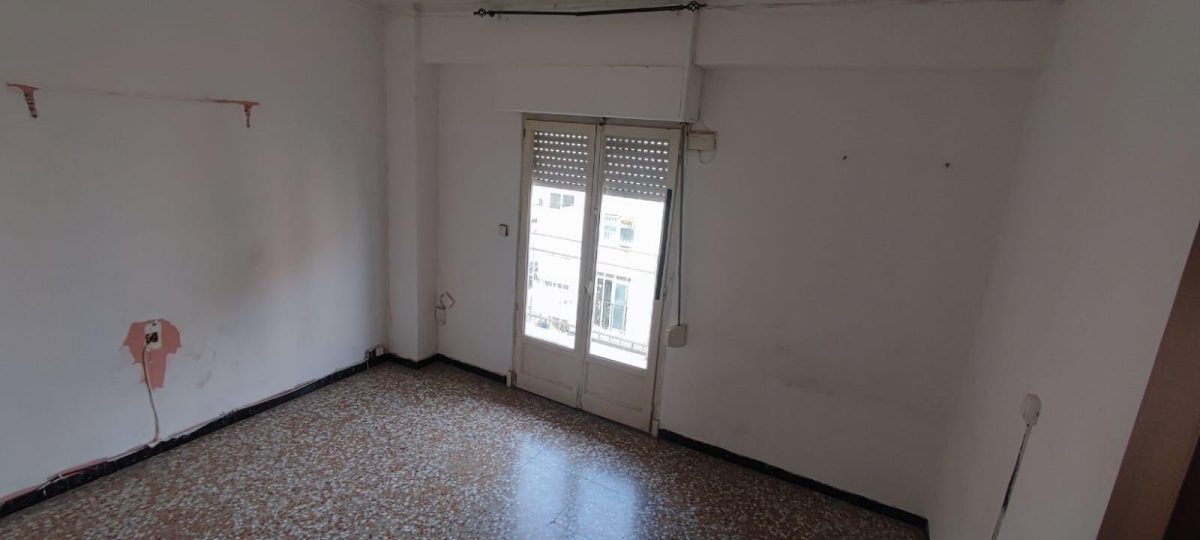 FANTASTICA VIVIENDA PARA REFORMAR A SU GUSTO ZONA PARQUET — Foto 5