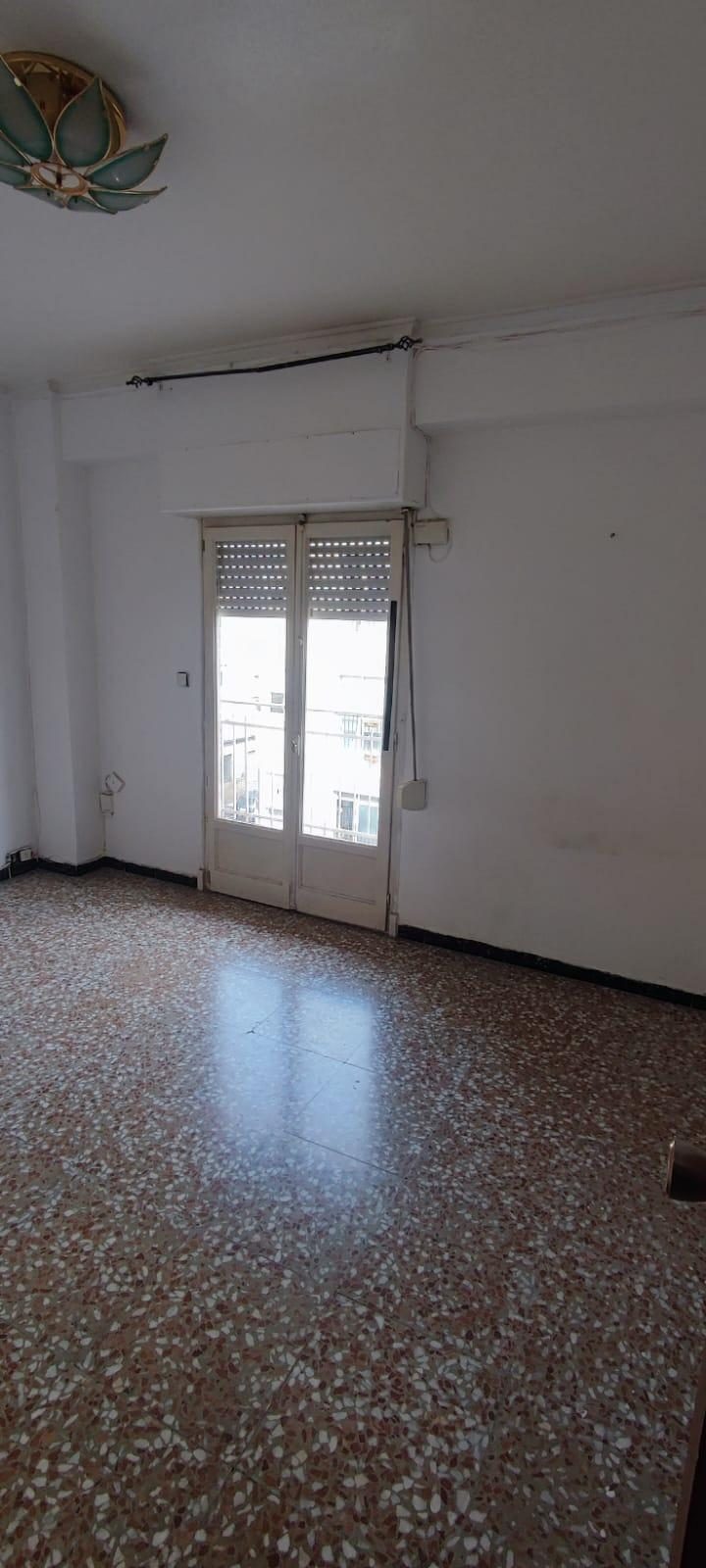FANTASTICA VIVIENDA PARA REFORMAR A SU GUSTO ZONA PARQUET — Foto 14