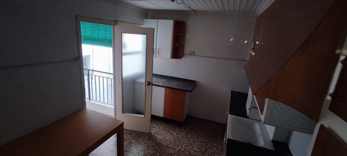 FANTASTICA VIVIENDA PARA REFORMAR A SU GUSTO ZONA PARQUET — Foto 10