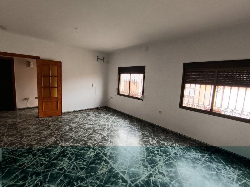 Amplio y luminoso piso en venta en Porzuna, Ciudad Real — Foto 12