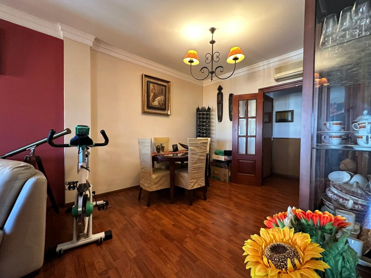 Piso en venta en Sanlúcar de Barrameda - 4 hab, reformado — Foto 3
