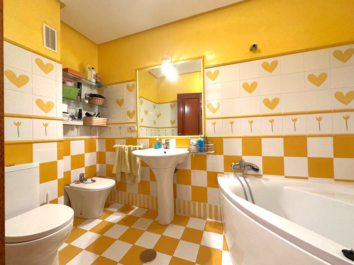 Piso en venta en Sanlúcar de Barrameda - 4 hab, reformado — Foto 11