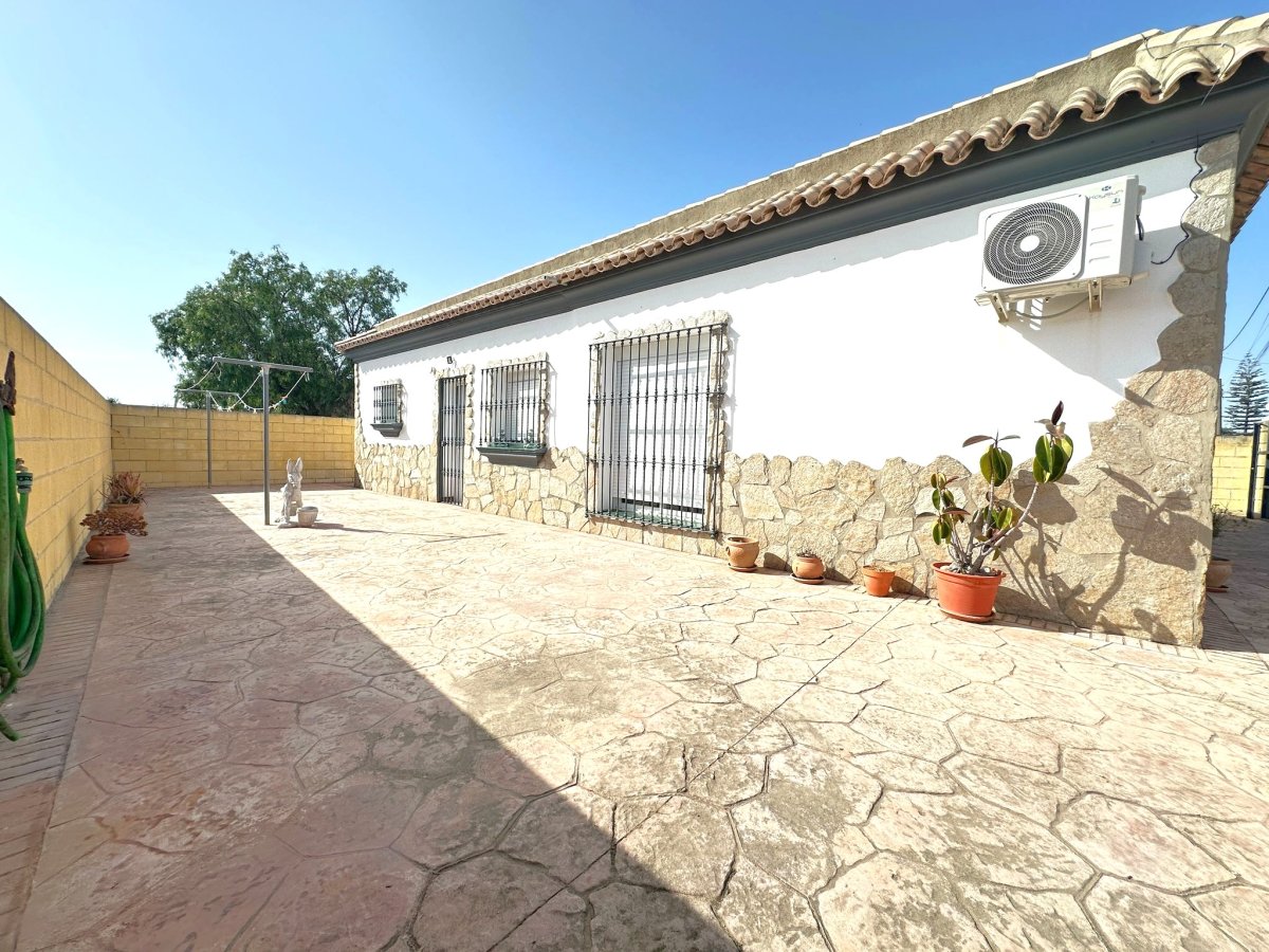Chalet en venta en zona entre la Jara y Chipiona - 3 hab — Foto 17