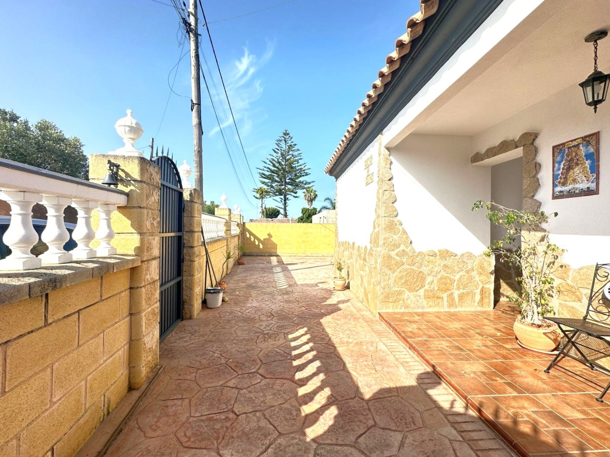 Chalet en venta en zona entre la Jara y Chipiona - 3 hab — Foto 15