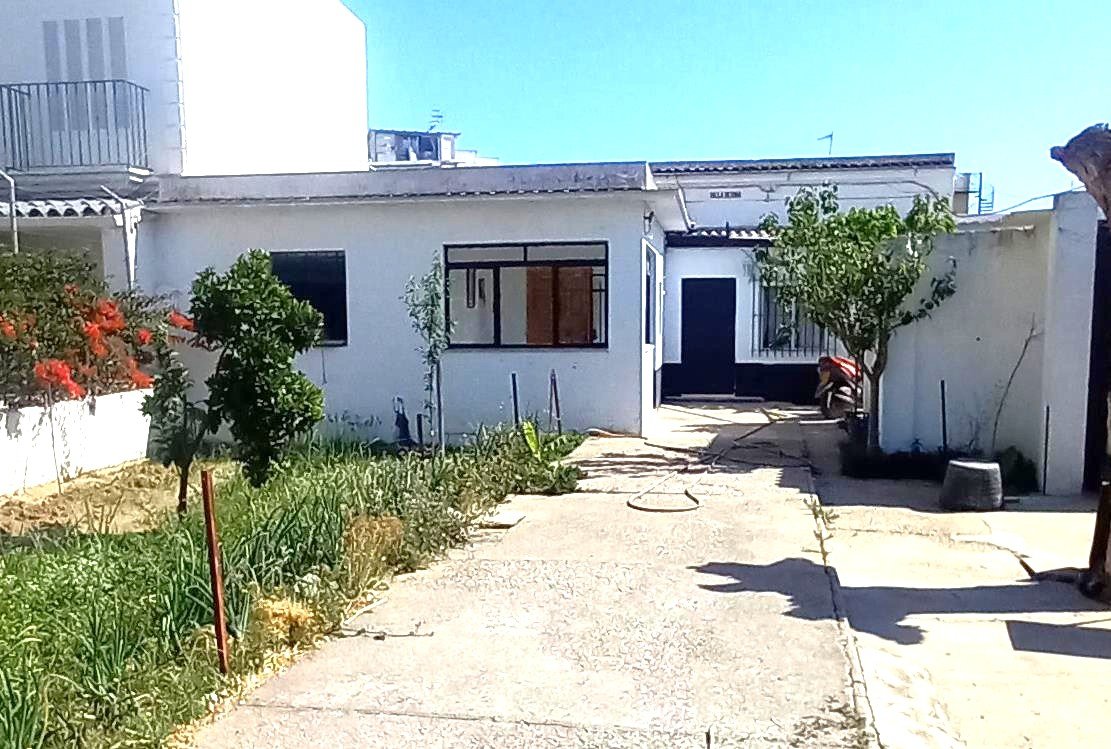 Casa en venta en Sanlúcar de Barrameda - 5 hab, jardín — Foto 1