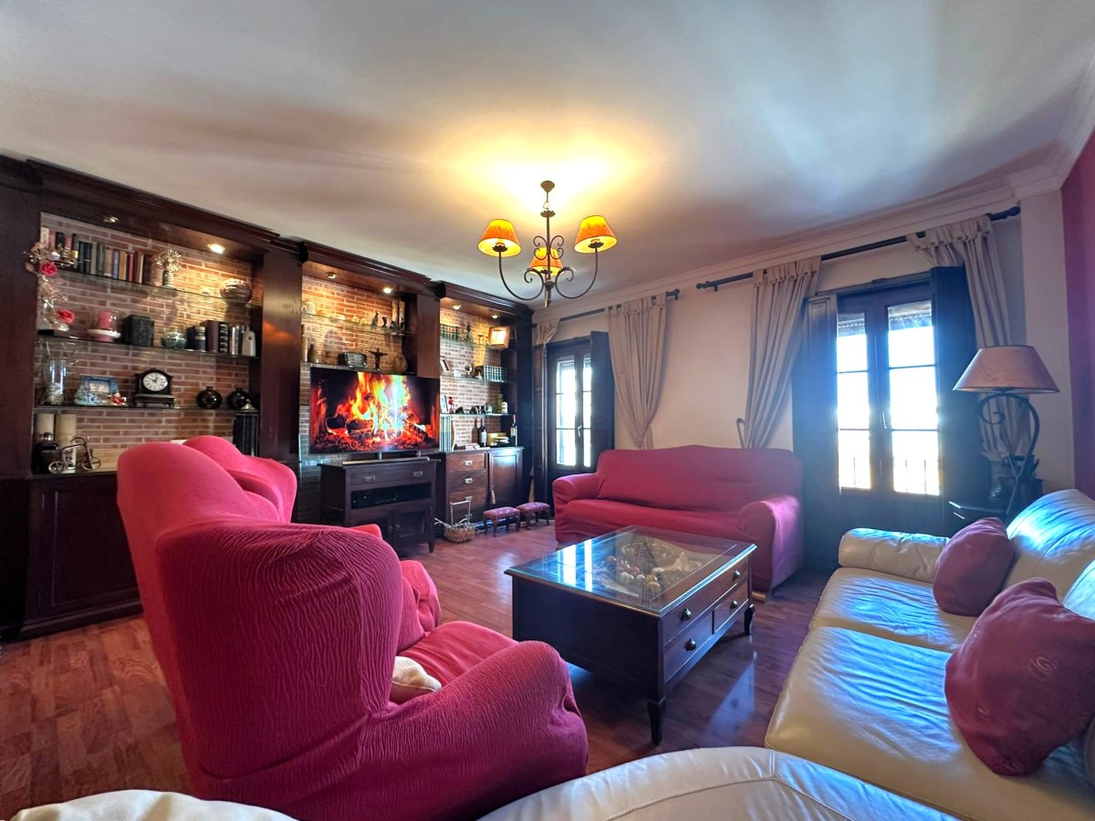 Piso en venta en Sanlúcar de Barrameda - 4 hab, reformado — Foto 1