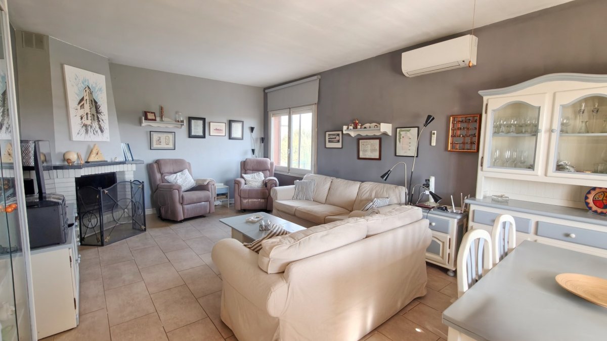 Casa en venta en Viladamat - 3 hab, jardín — Foto 7