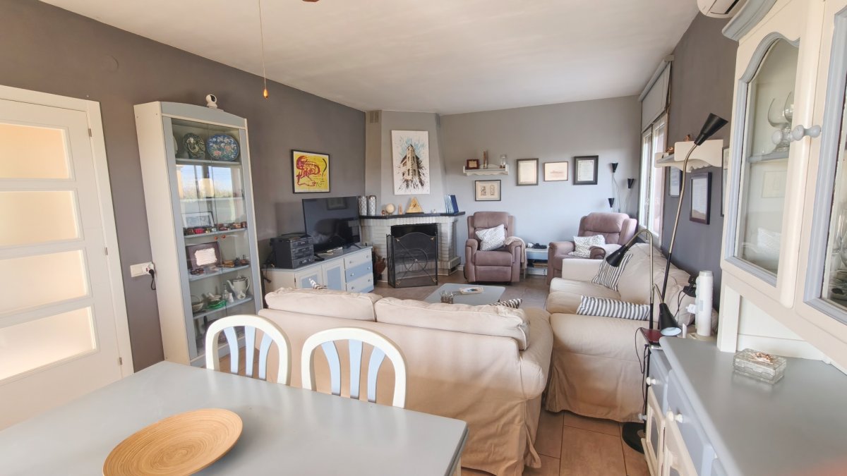 Casa en venta en Viladamat - 3 hab, jardín — Foto 6